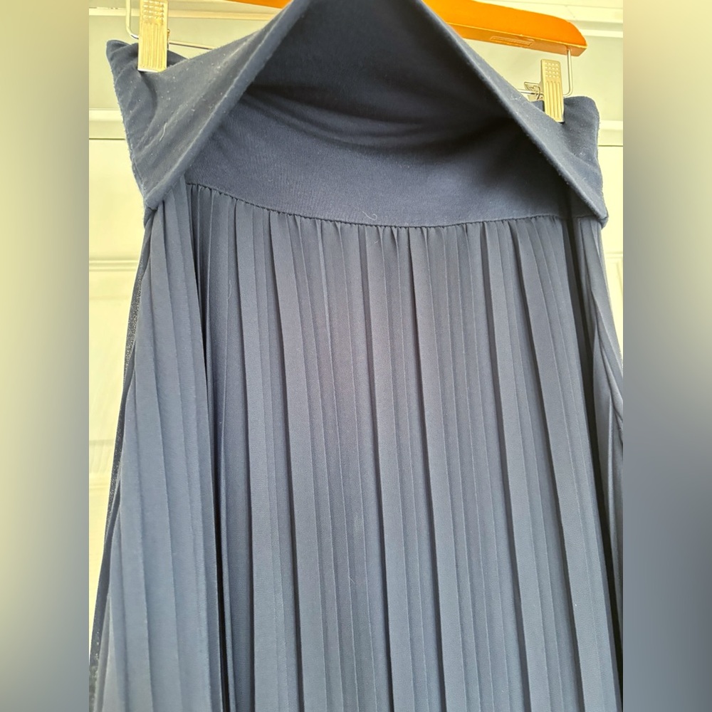 EUC Elegant Navy Blue Foldover Waist Pleated Sheer Maxi Skirt in Size Medium - Picture 3 of 6